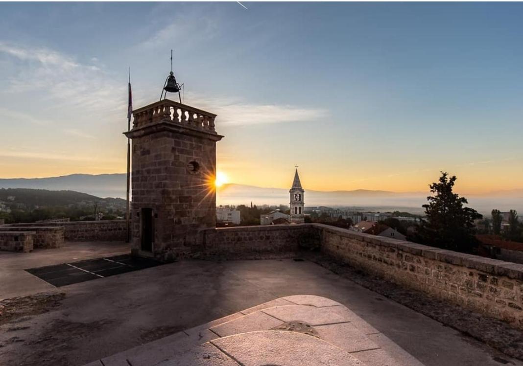 Vila Kuca Za Odmor Sika Sinj Exteriér fotografie